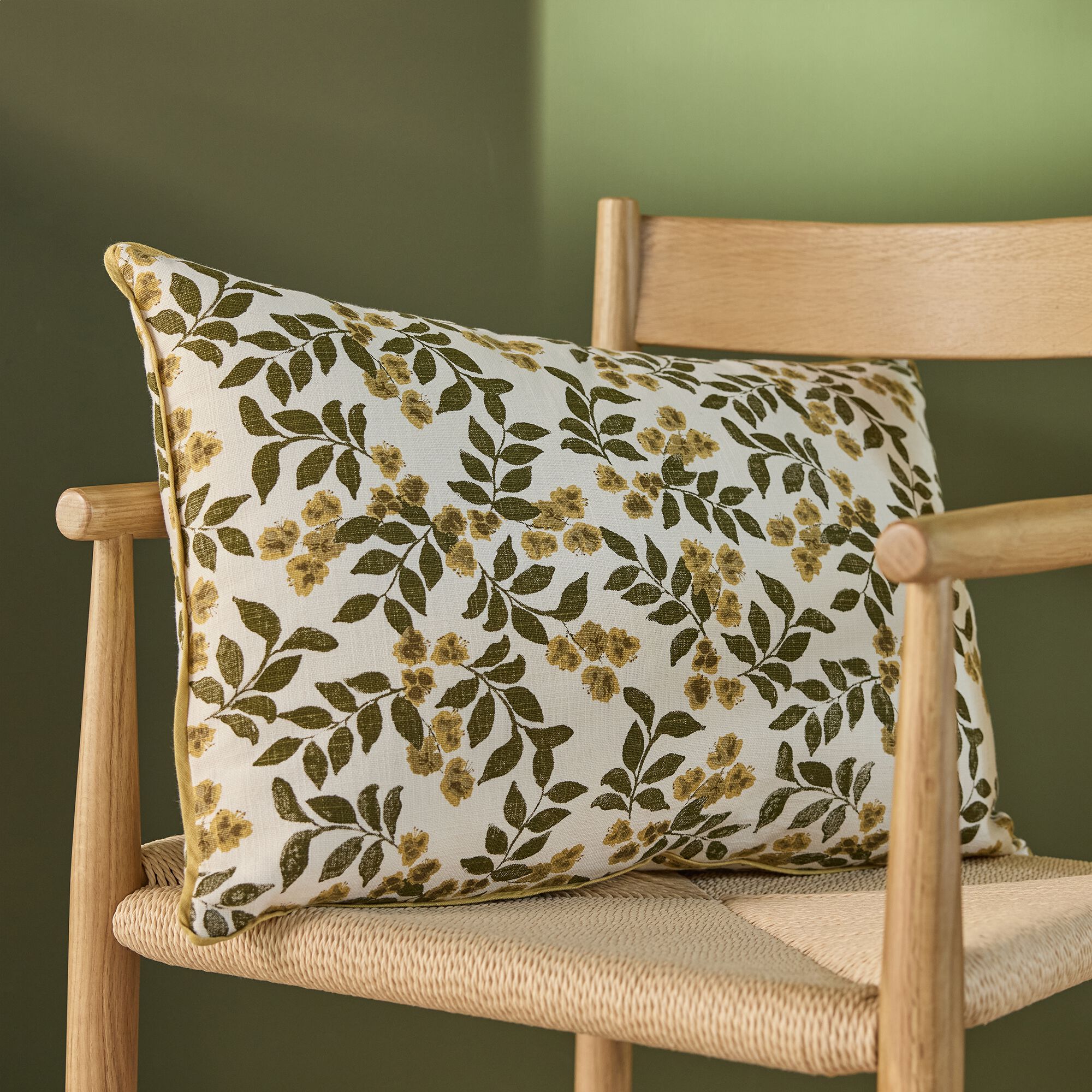 HOA - Coussin motif floral en coton 40x60cm - jaune