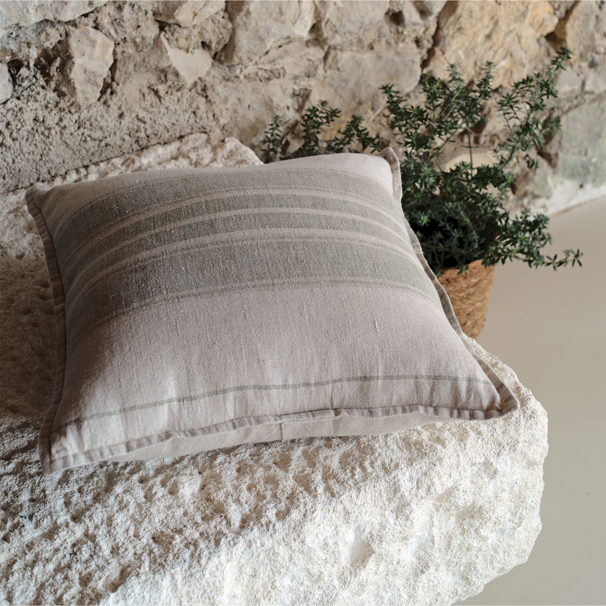 LAURET - Coussin rayé en lin 45x45cm - vert