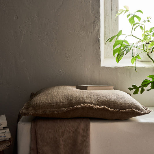 TANTA - Coussin frangé en lin 50x70cm - naturel