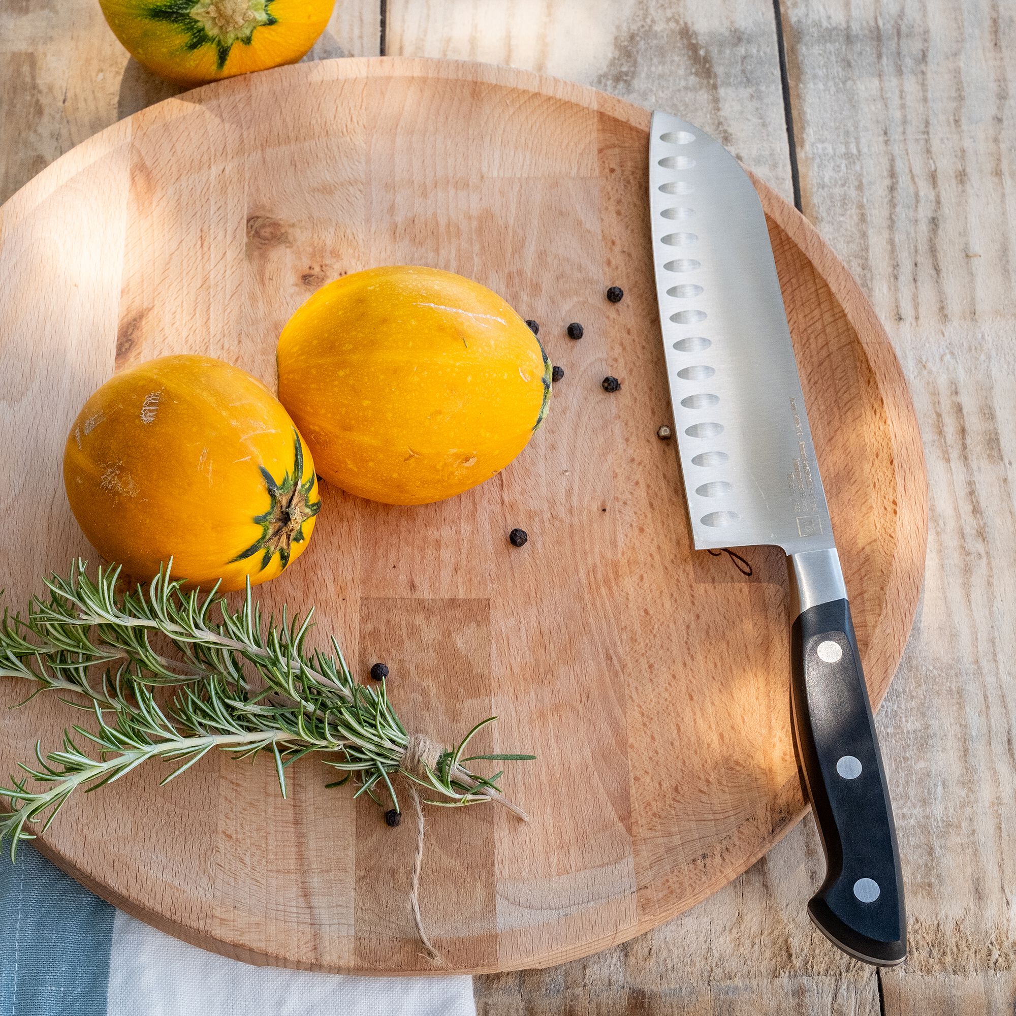 MAITE - Couteau Santoku forgé avec lame 19cm en métal