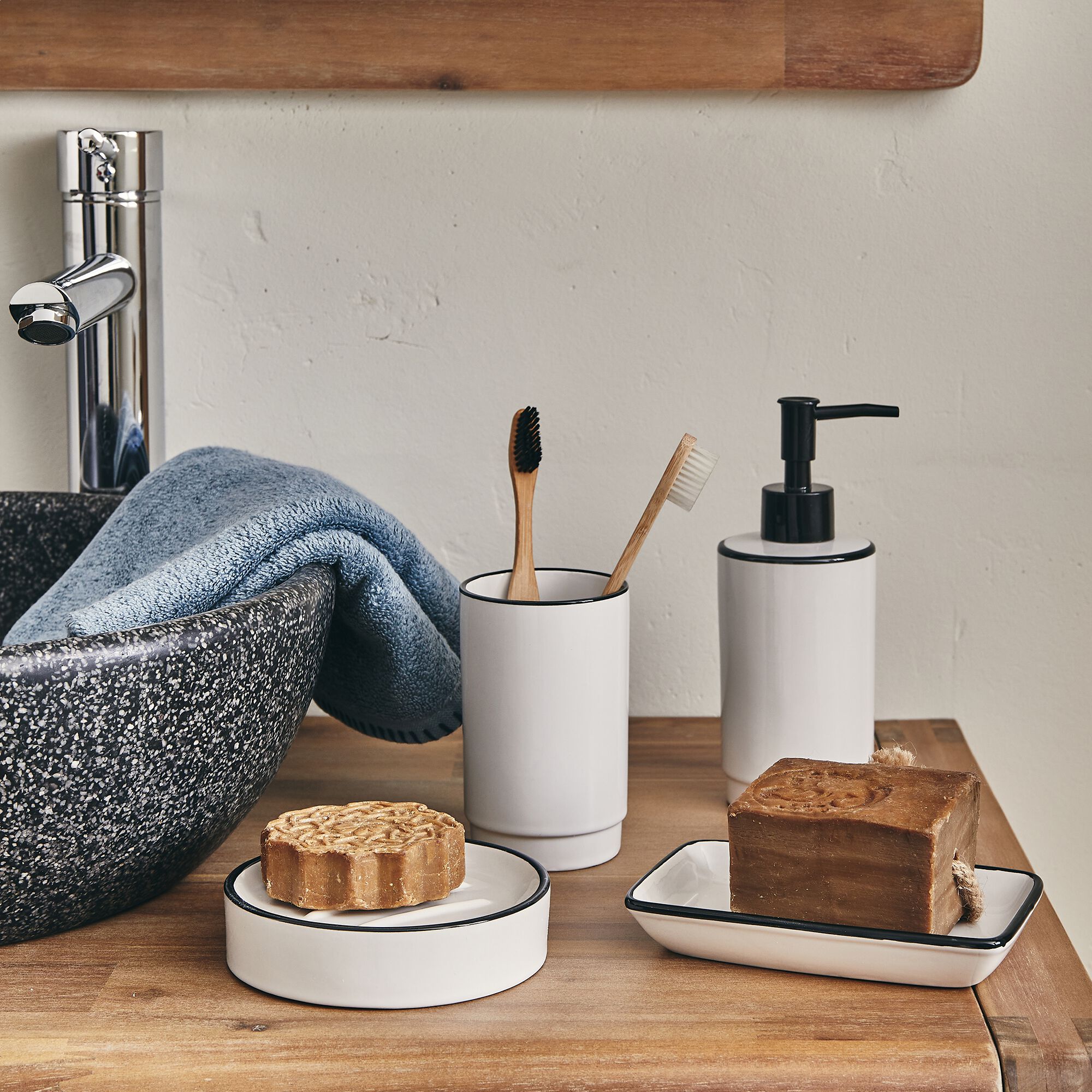 DIVI - Set de salle de bain en grès - noir et blanc