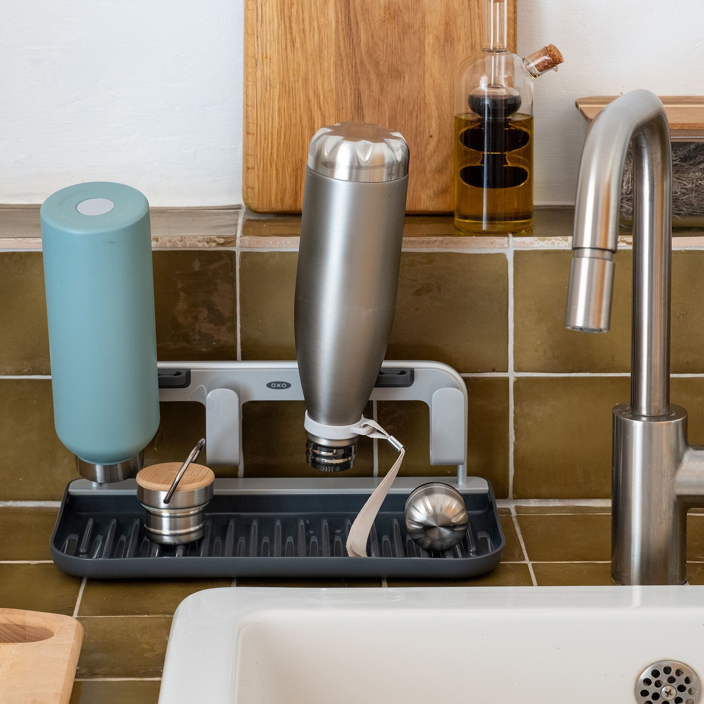 OXO - Égouttoir à gourdes en plastique et aluminium - gris