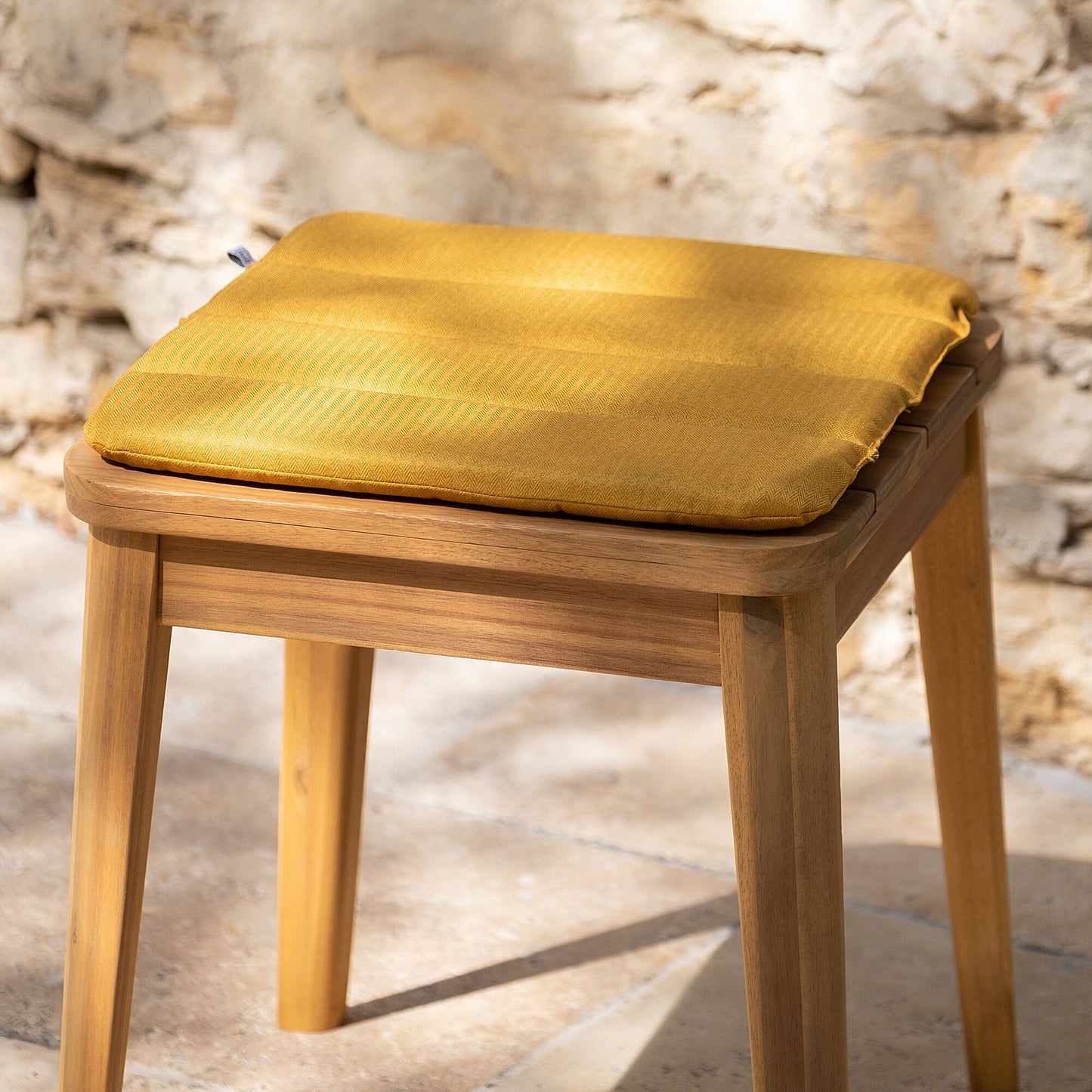 KIKO - Galette de chaise indoor & outdoor en tissu déperlant - jaune argan