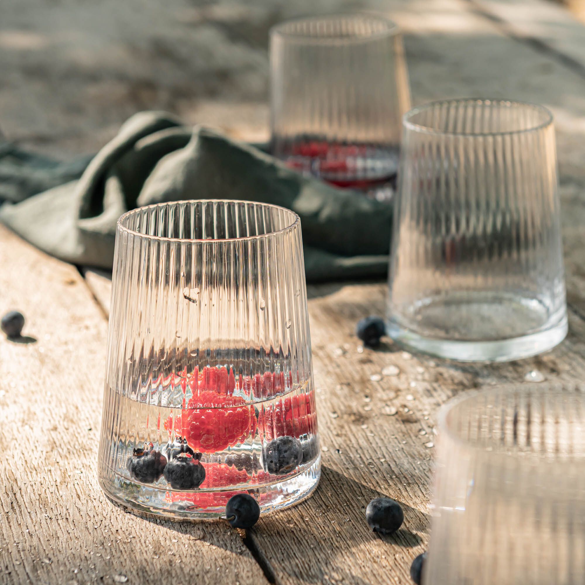 DIGO - Gobelet en verre strié 39cl - transparent
