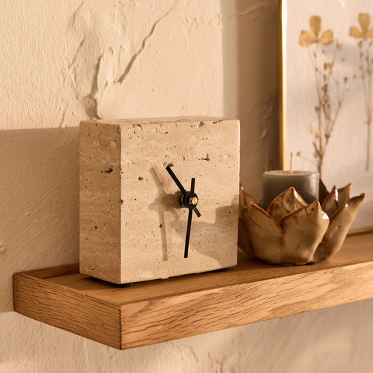 PEYRE - Horloge à poser en travertin L10xH10cm - naturel