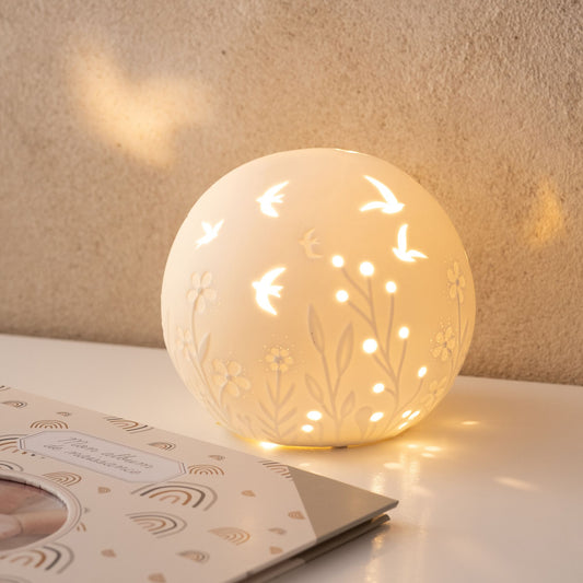 NIDOU - Lampe à poser électrifiée forme globe ajouré en porcelaine D16cm - blanc
