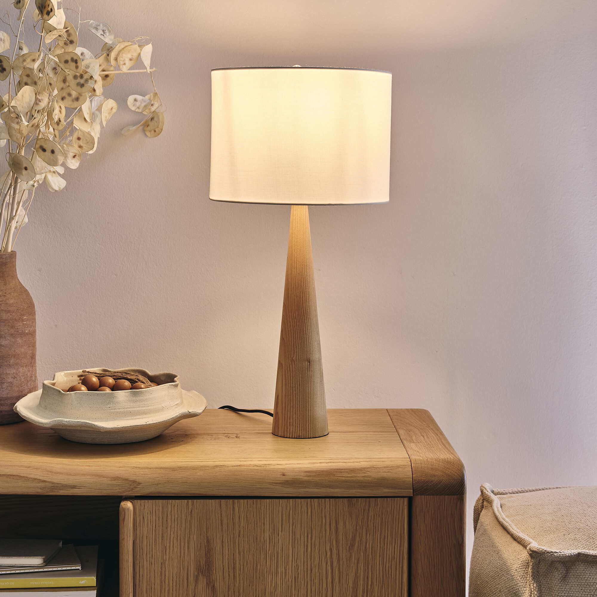 KIROU - Lampe en bois clair et coton - noir