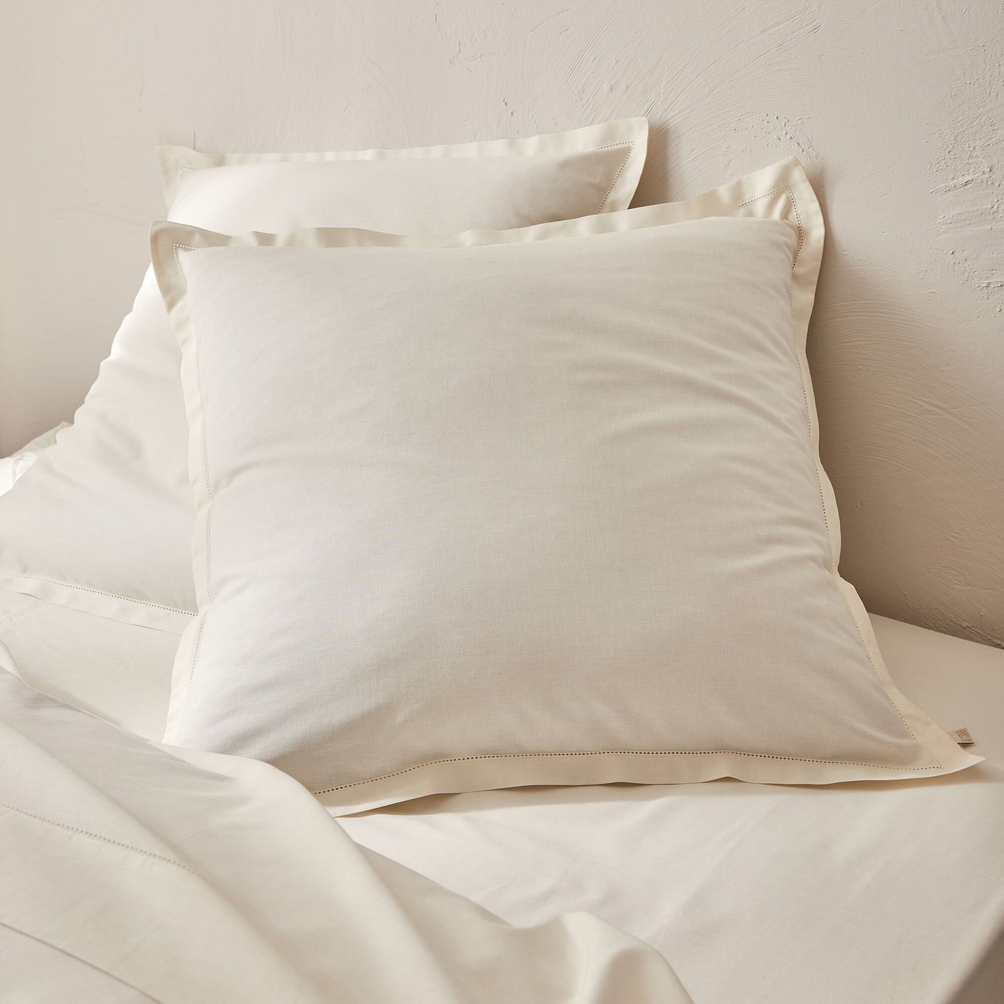 ORGANICA - Lot de 2 taies d'oreiller en coton bio 65x65cm - blanc ventoux