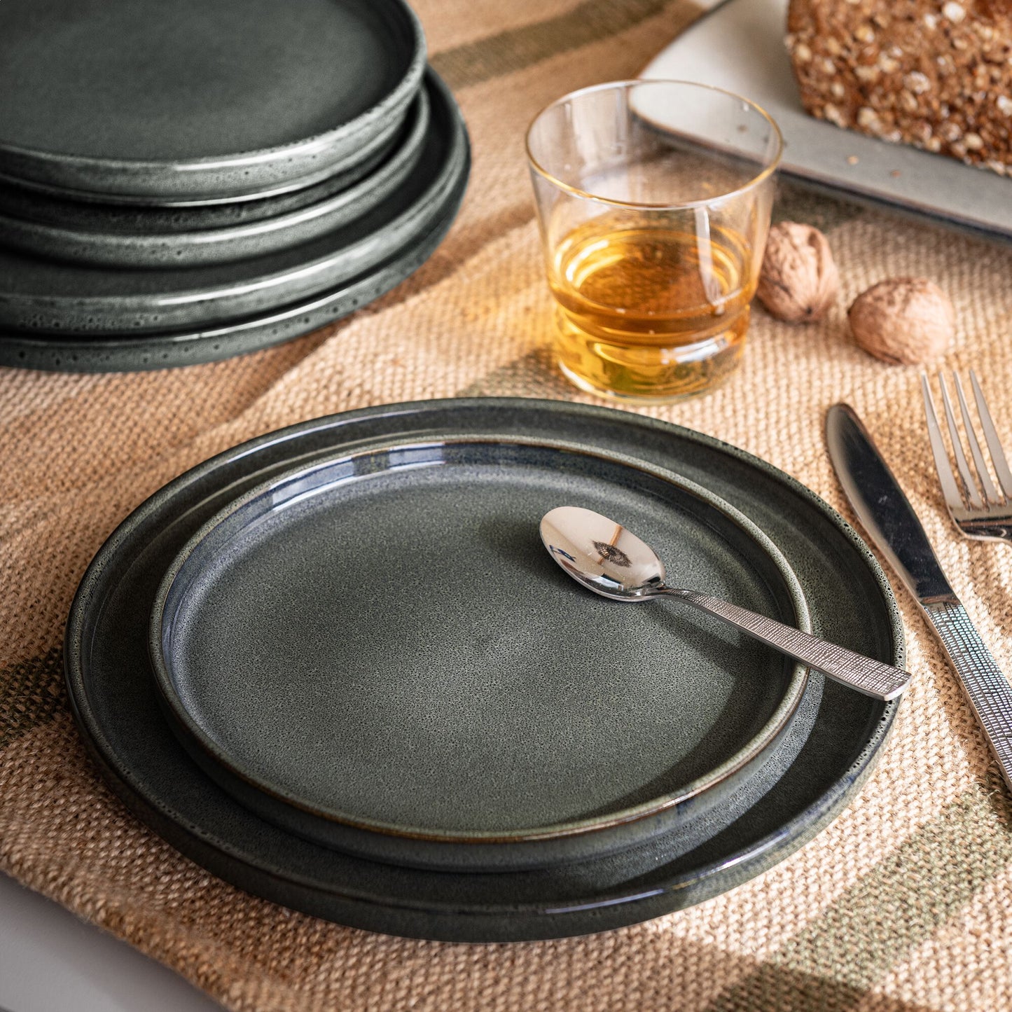 PIETRA - Lot de 4 assiettes à dessert en grès émail réactif D21cm - vert olivier