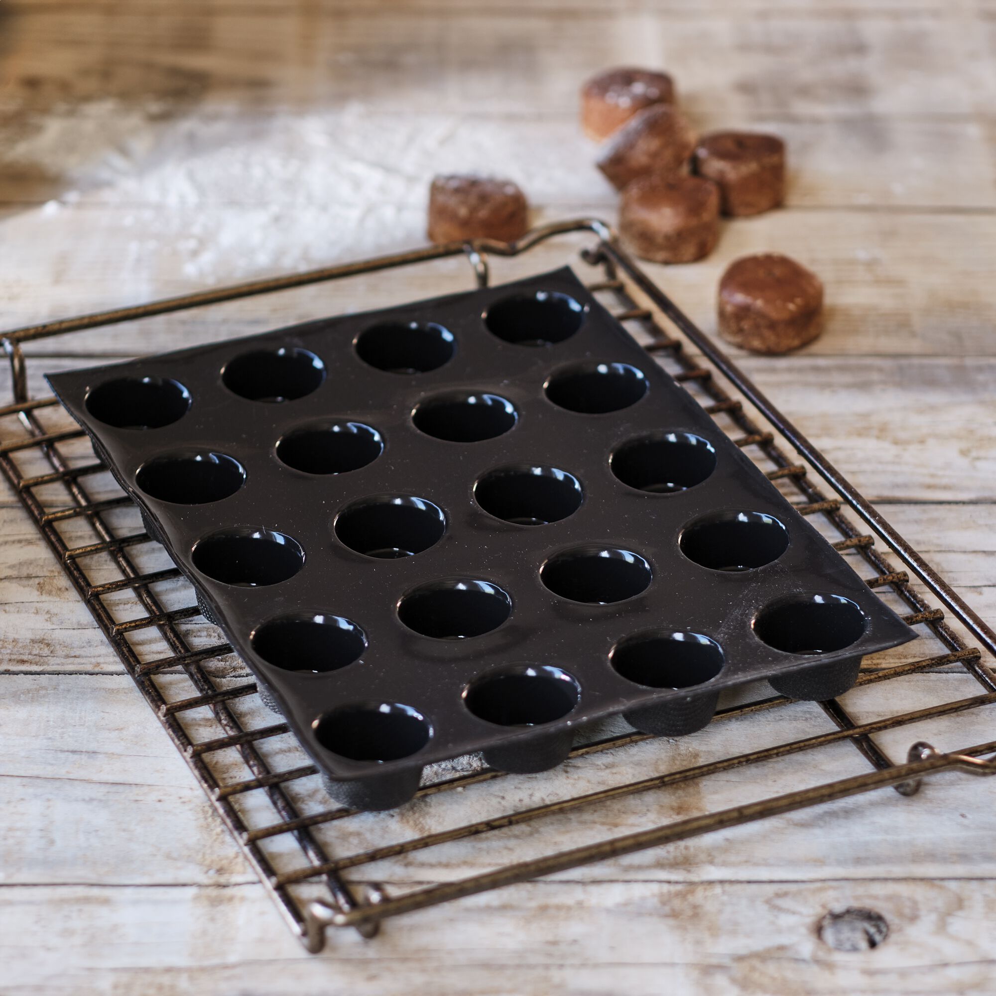 FLEXIPAN - Moule pour 20 muffins en fibre de verre et silicone - noir