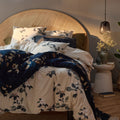LINH - Housse de couette 240x220cm et 2 taies d'oreiller 63x63cm en coton lavé à motif floral - blanc