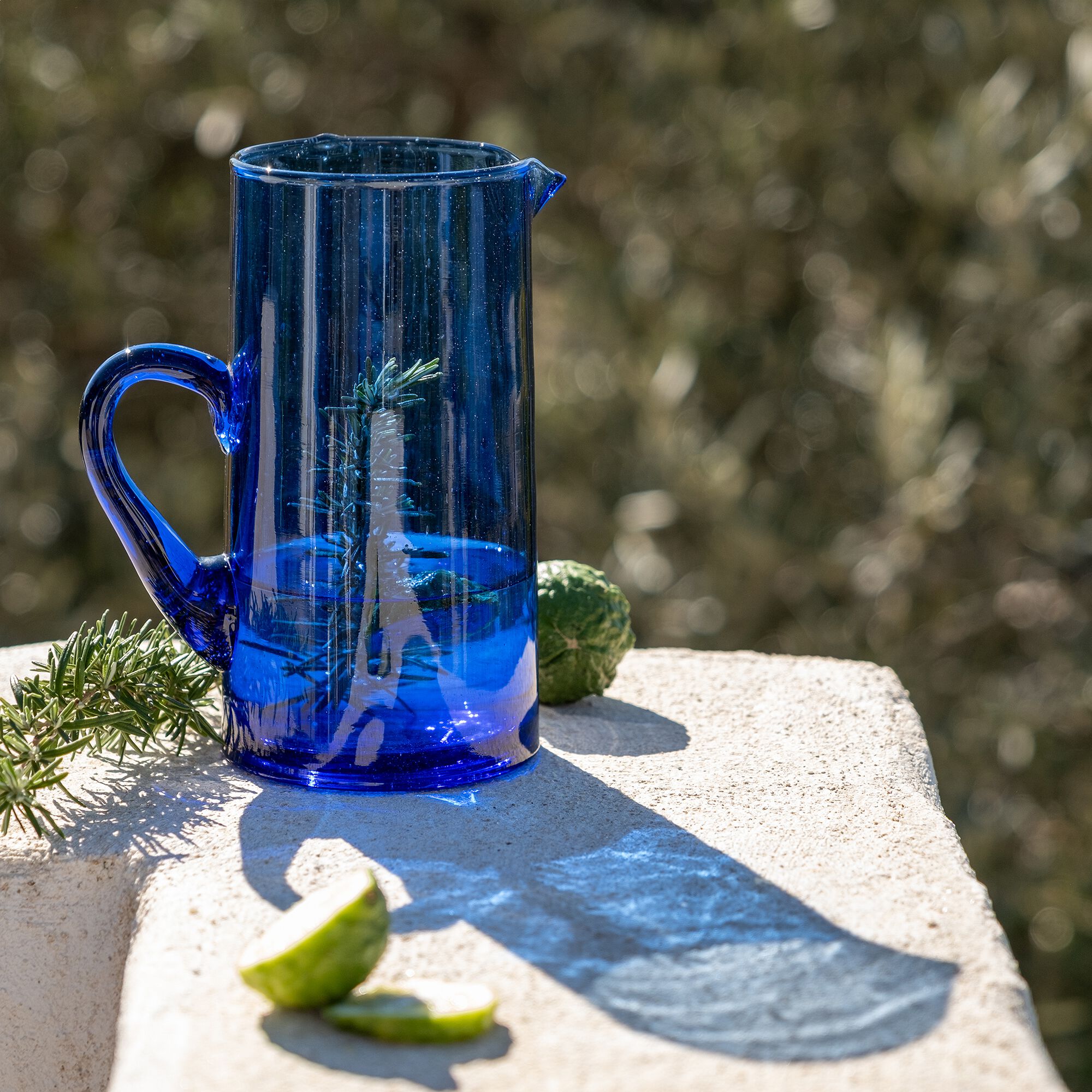 BELDI - Carafe avec anse en verre recyclé 1,1L - bleu