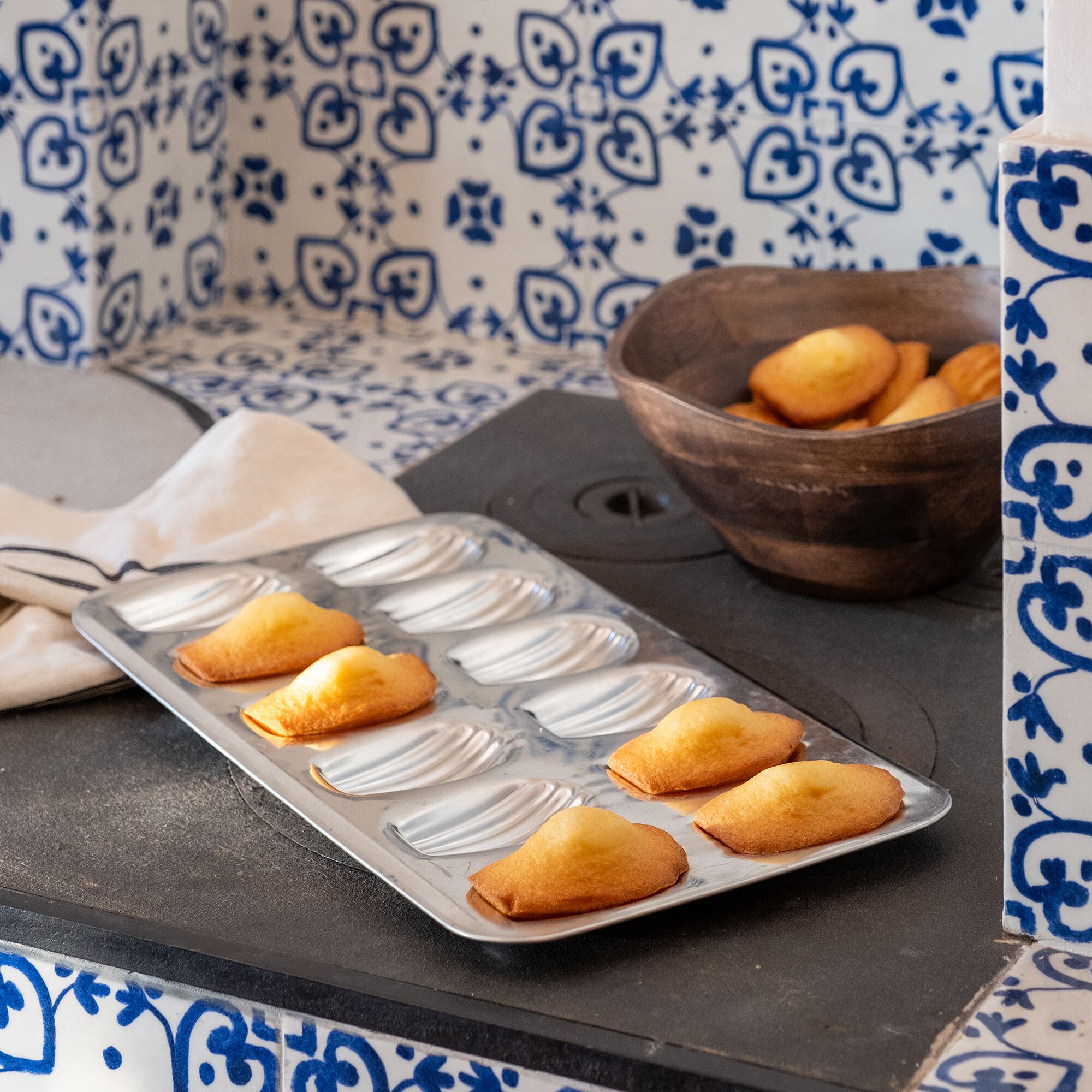 GOBEL - Plaque de cuisson pour 12 madeleines en fer - argenté