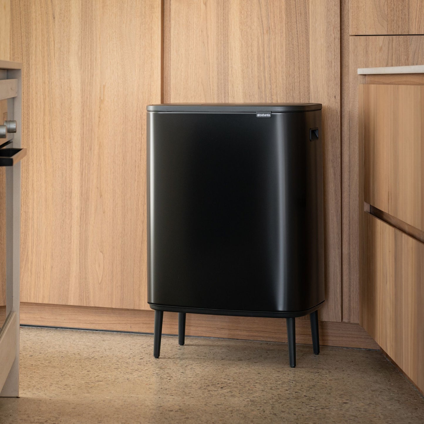 BO TOUCH - Poubelle de tri Brabantia de cuisine en acier et plastiques recyclés - noir mat 2x30L