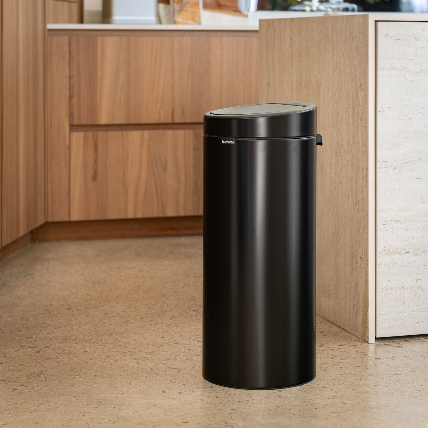 TOUCH BIN - Poubelle Brabantia en acier - noir mat 30L