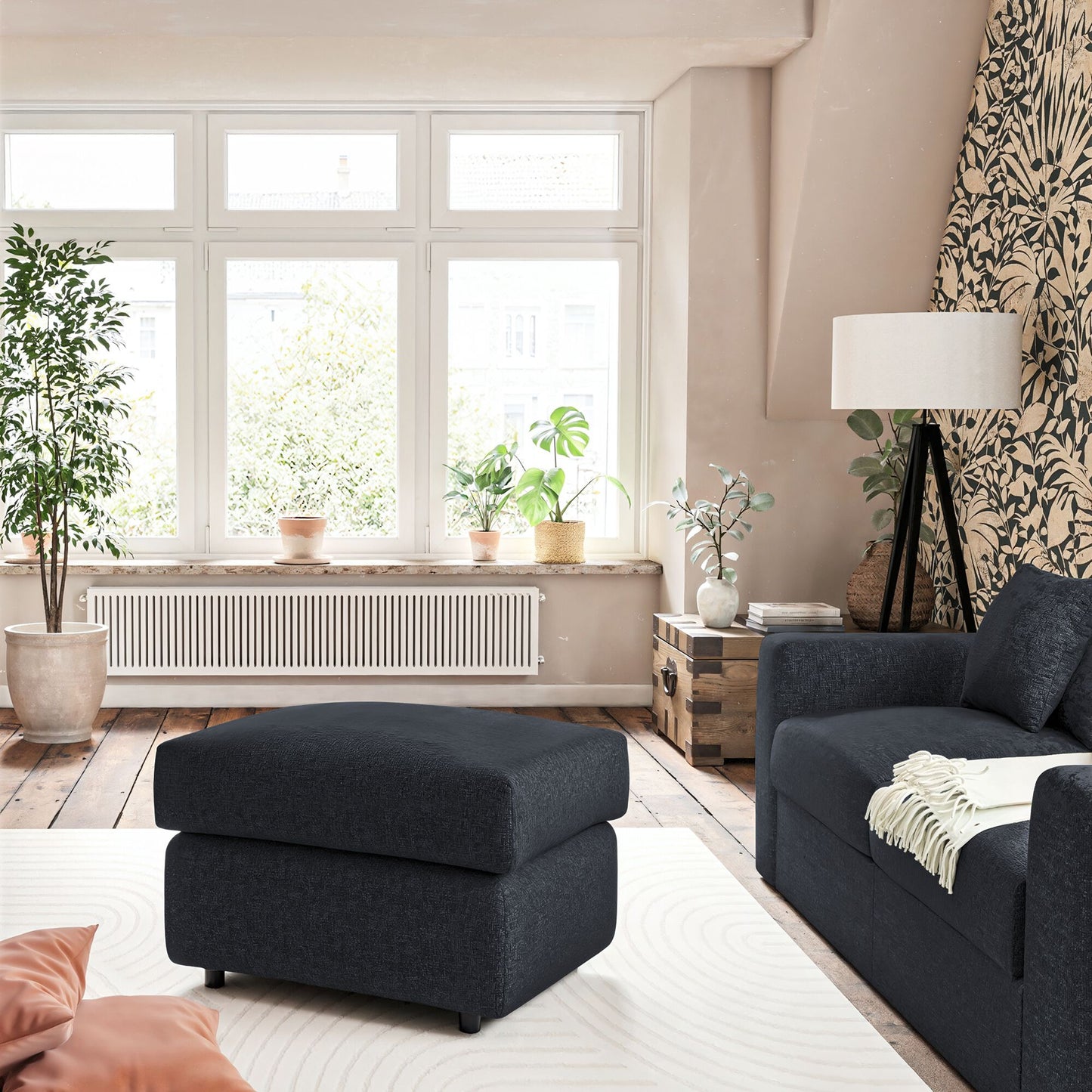 PIUMA - Pouf en tissu chenille - bleu marine