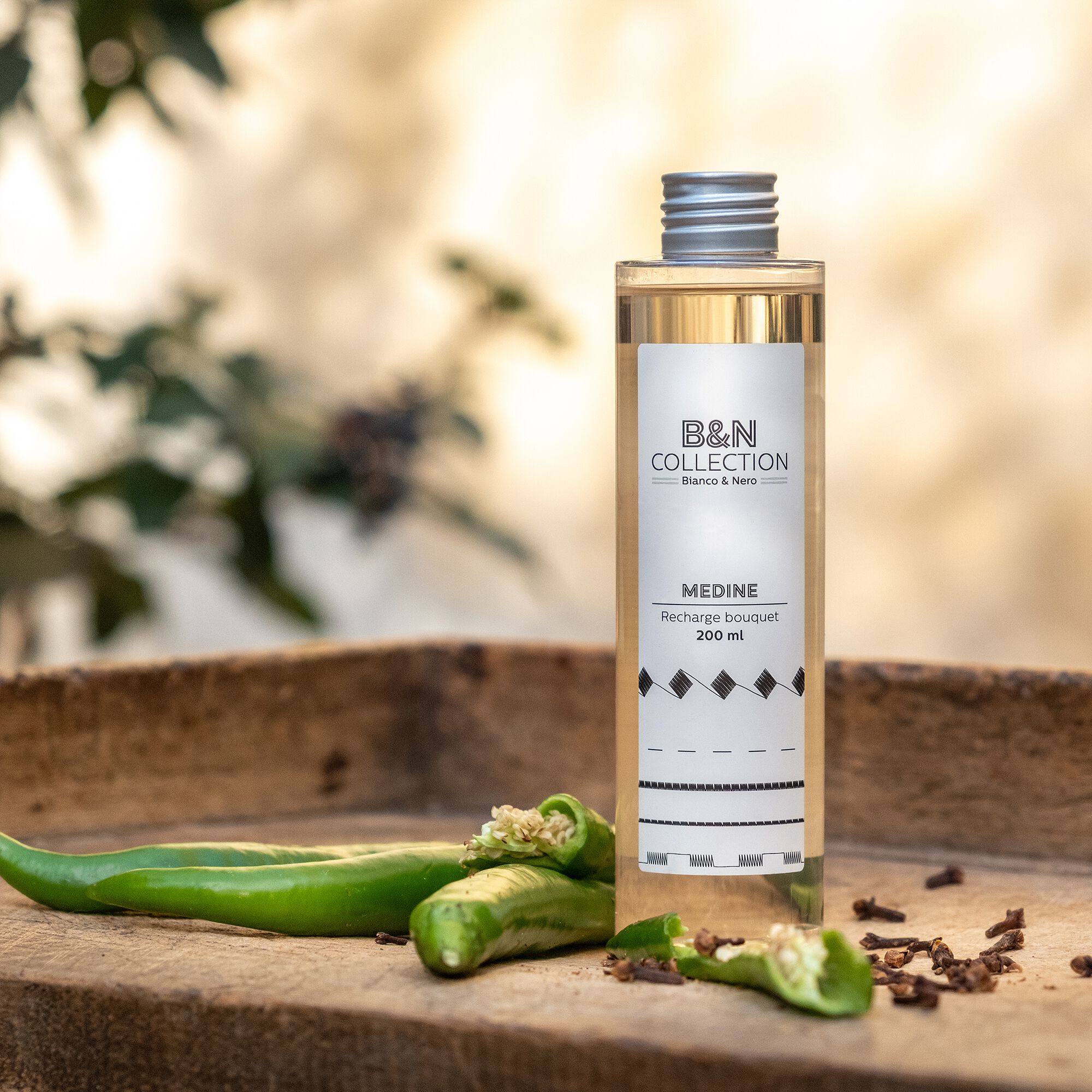 BIANCO ET NERO - Recharge pour diffuseur senteur Cèdre et Iris Blanc 200ml