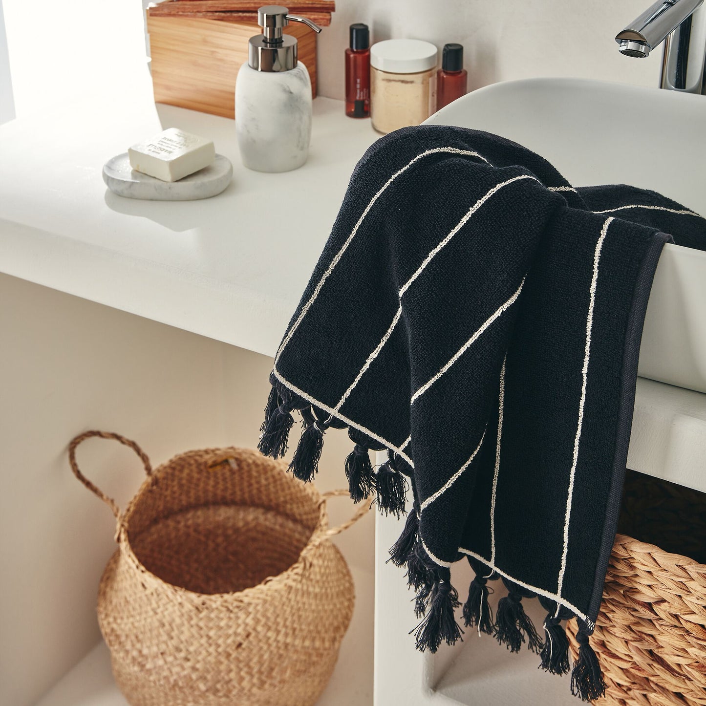 PISELLI - Serviette de toilette rayée en coton 50x100cm - noir