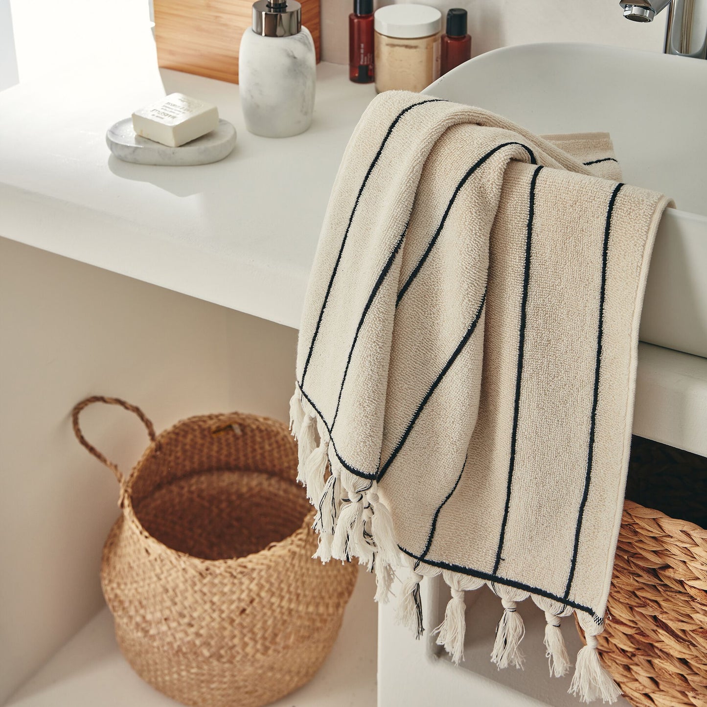 PISELLI - Serviette de toilette rayée en coton 50x100cm - beige