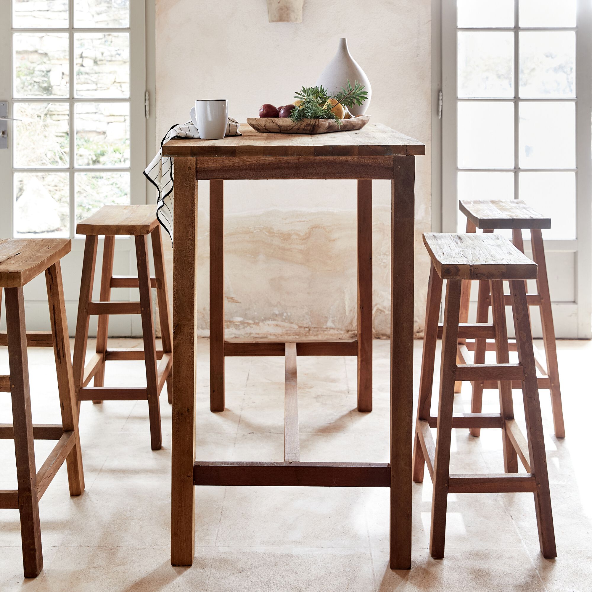 JAGODA - Set de repas 1 table haute et 4 tabourets en bois recyclé - bois clair (4 places)