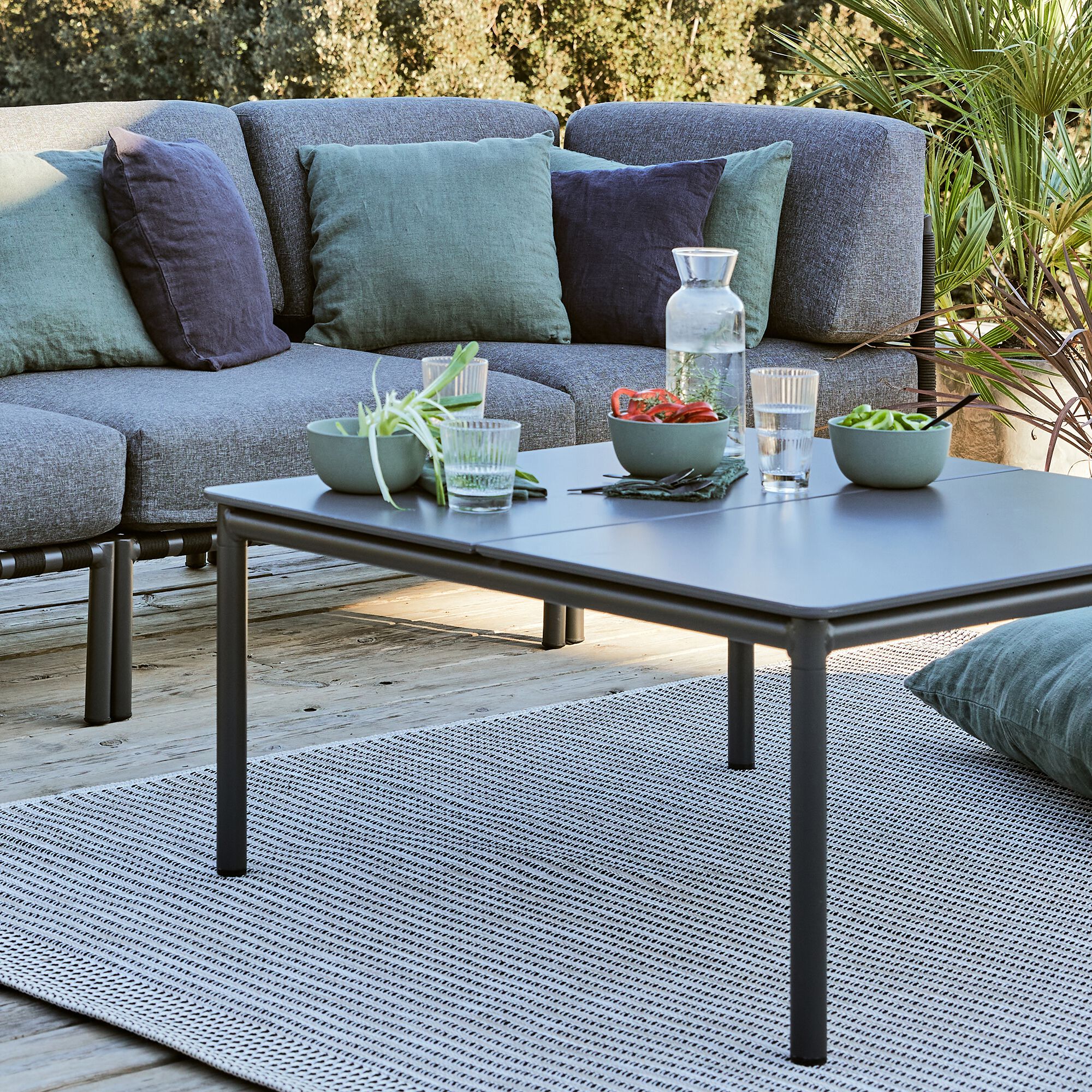 ALEX - Table basse de jardin carrée en aluminium - gris