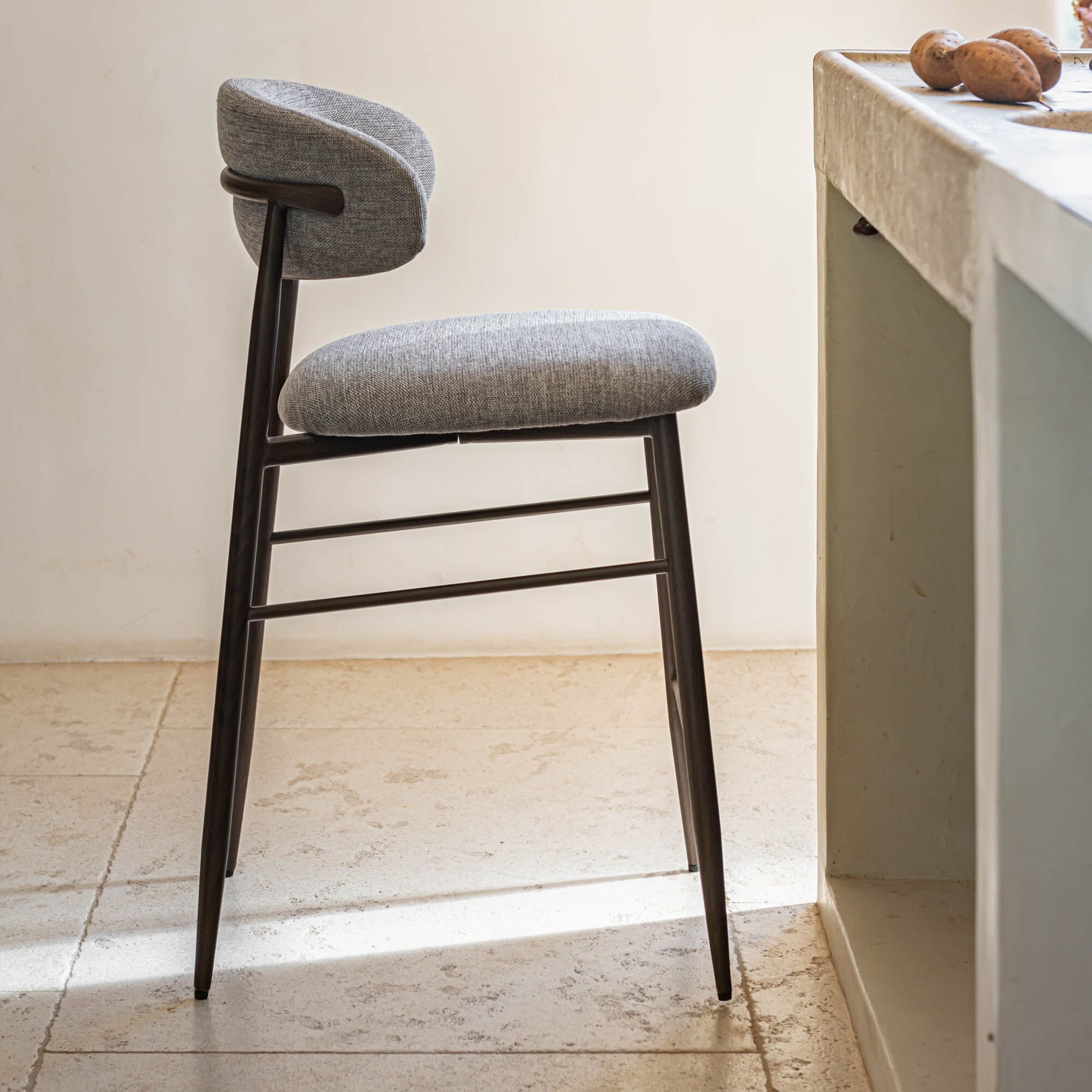 EGUILLES - Tabouret haut de repas en tissu H66cm - gris