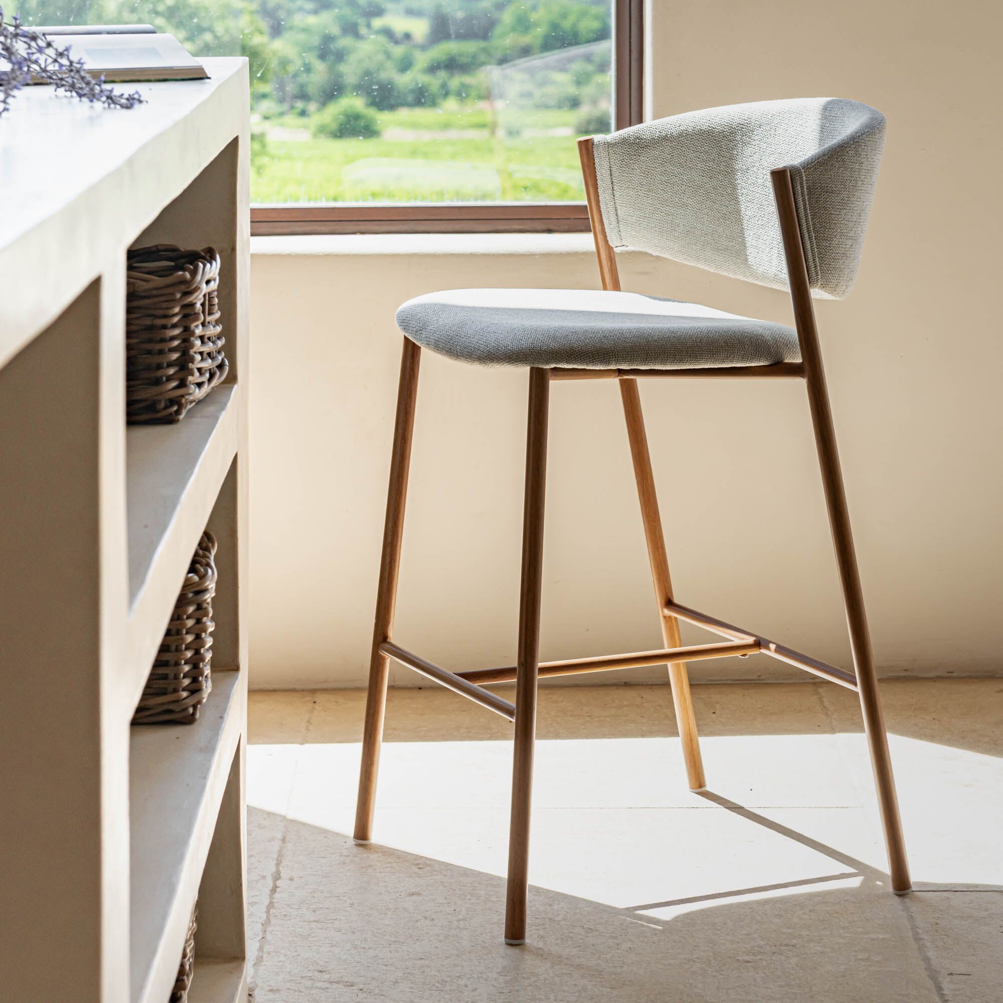 CASSANDRE - Tabouret haut de repas en tissu H66cm - beige
