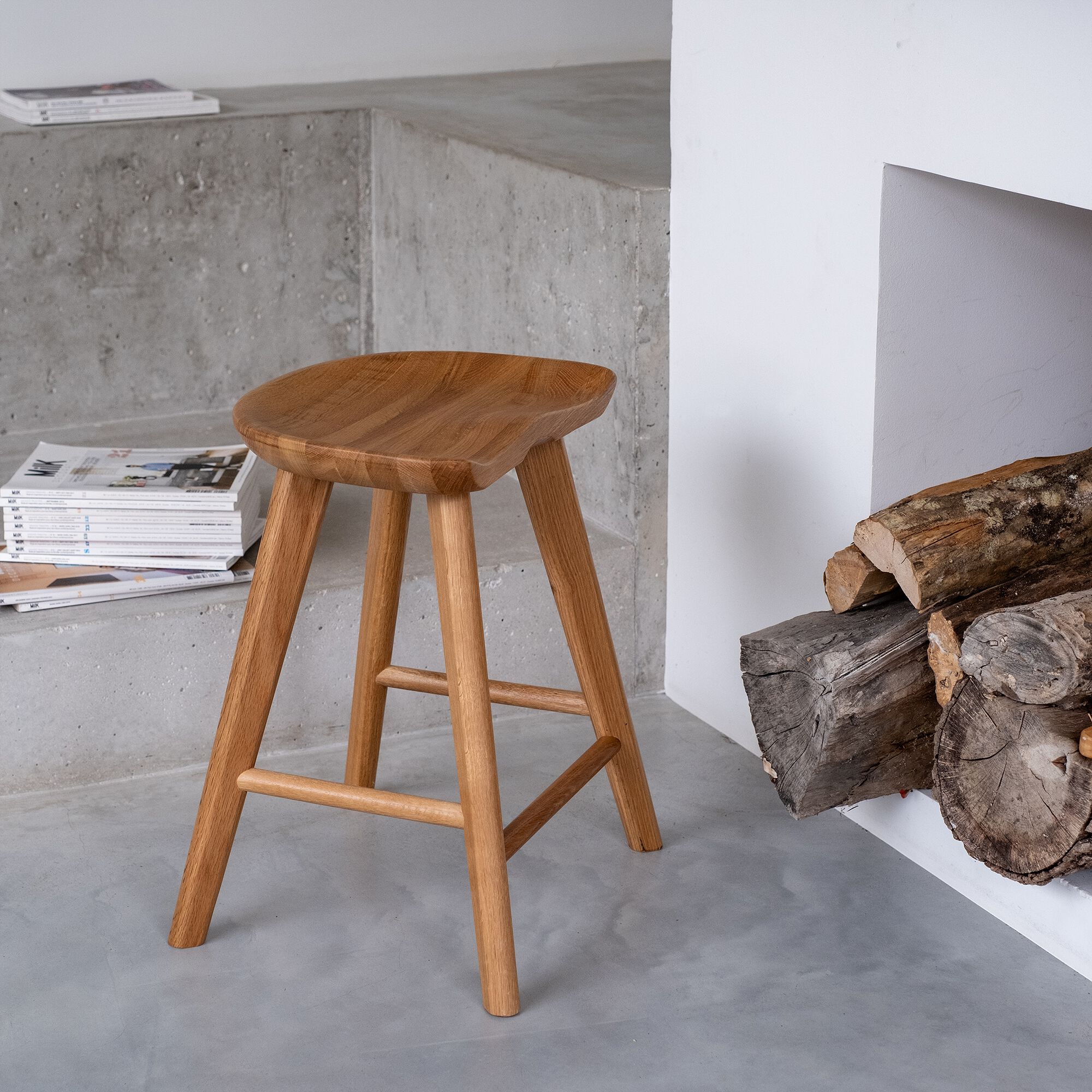 KOA - Tabouret bas en chêne massif H49cm - naturel