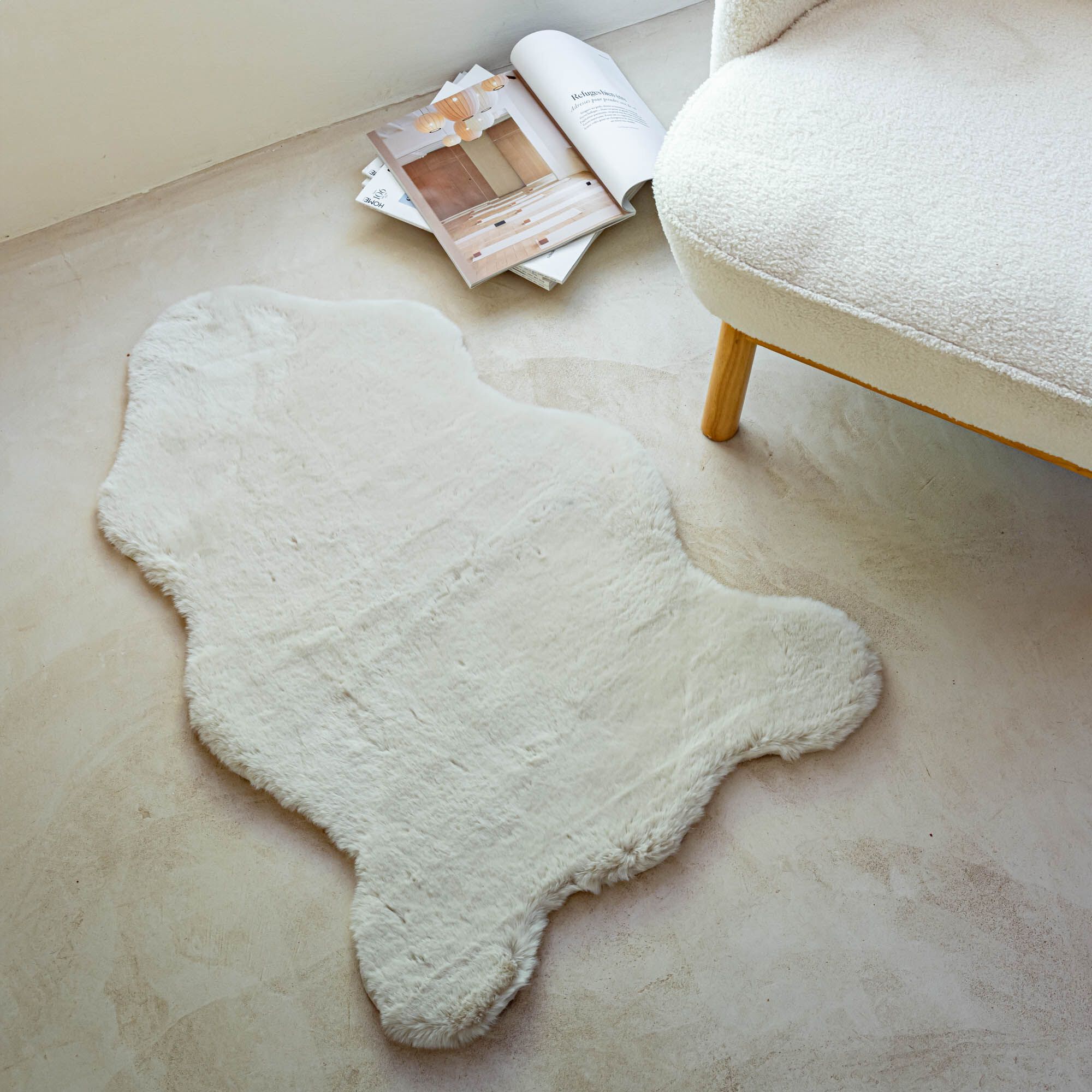 JOUVE - Tapis imitation fourrure - beige 60x90cm