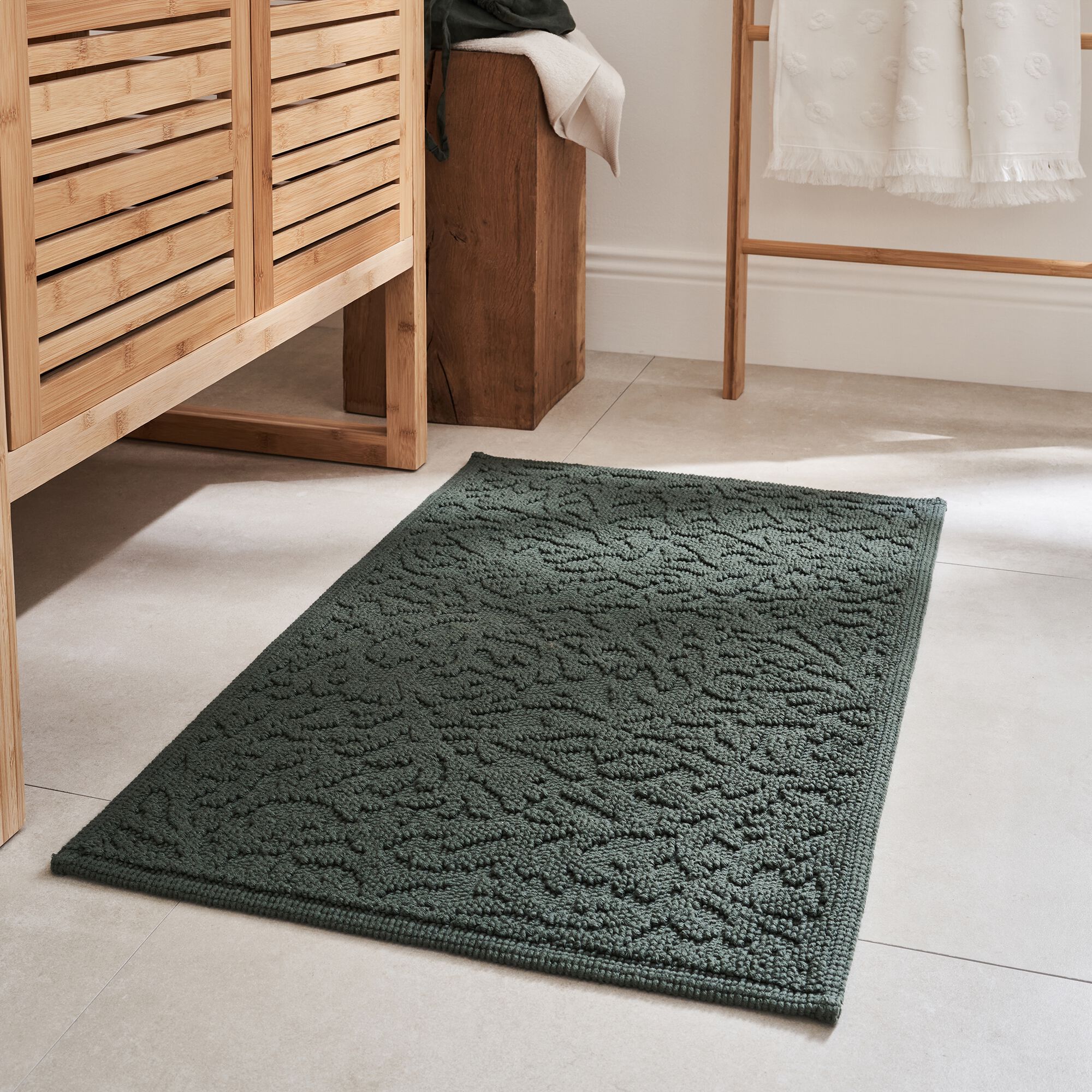 ELIPSO - Tapis de bain en coton jacquard 50x80cm - vert cèdre