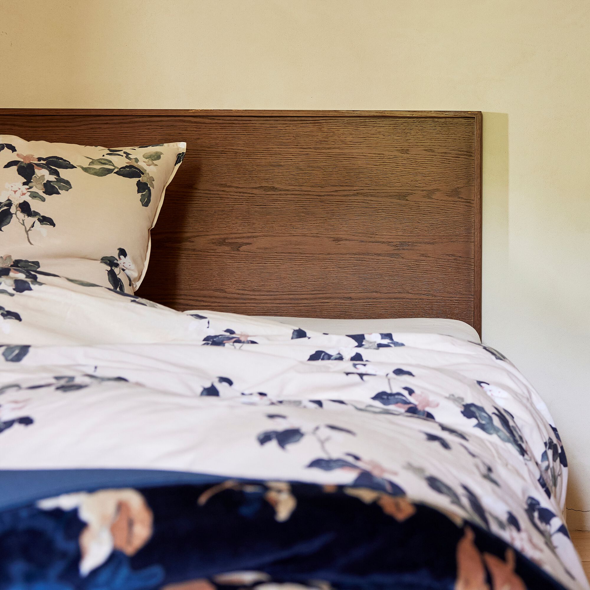DAVI - Tête de lit en chêne massif L168cm - bois foncé