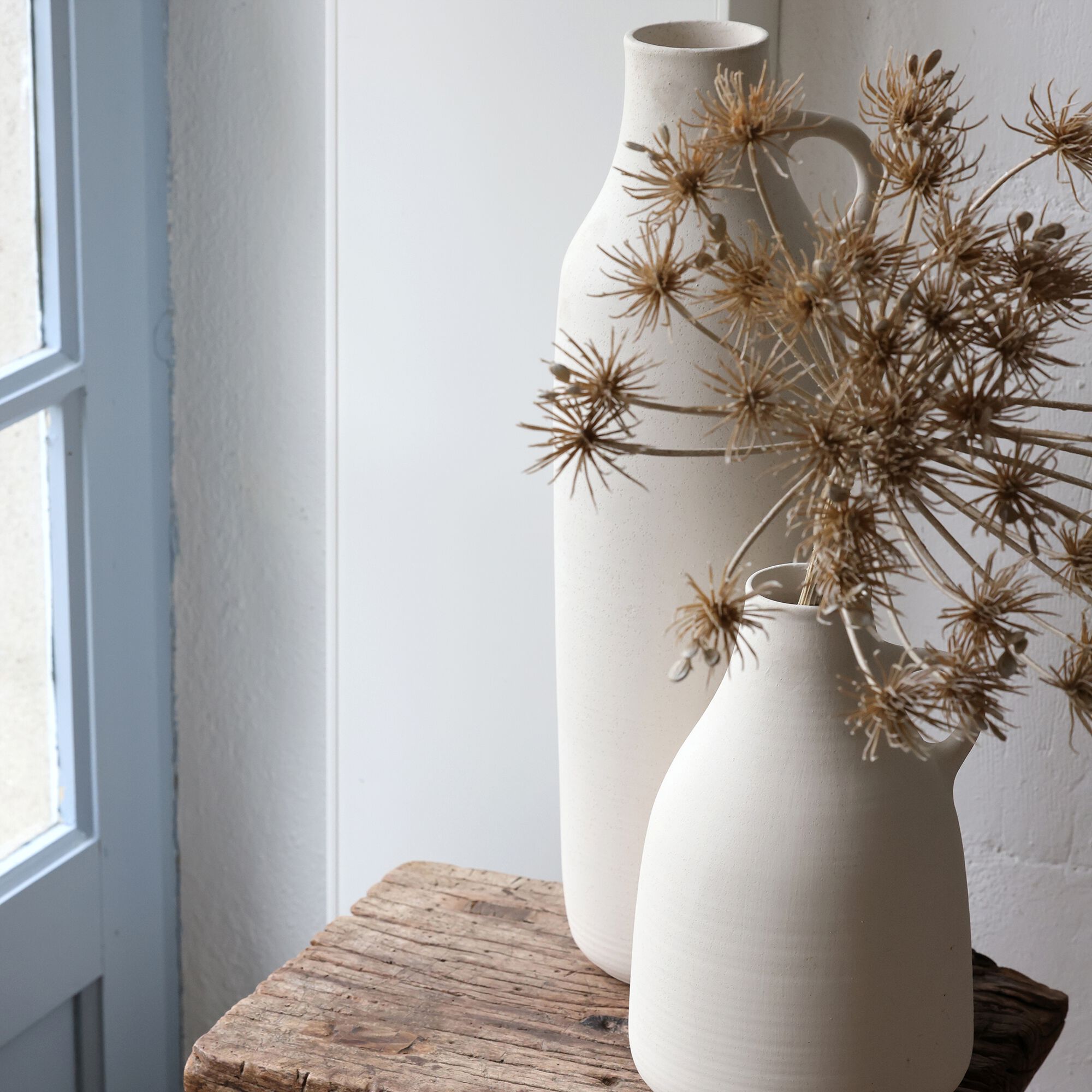 KAMU - Vase pichet en faïence H27cm - blanc